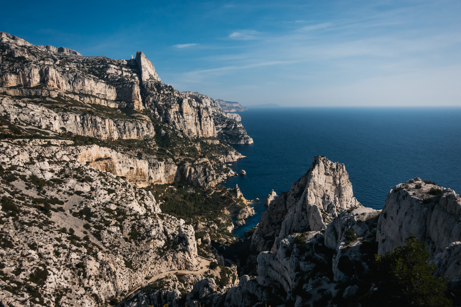 Vue globale des calanques de Marseille